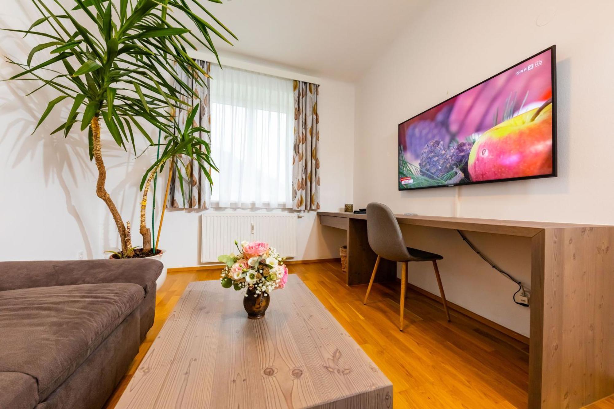 Apartmenthaus Pastner am Teich Übelbach Exterior foto