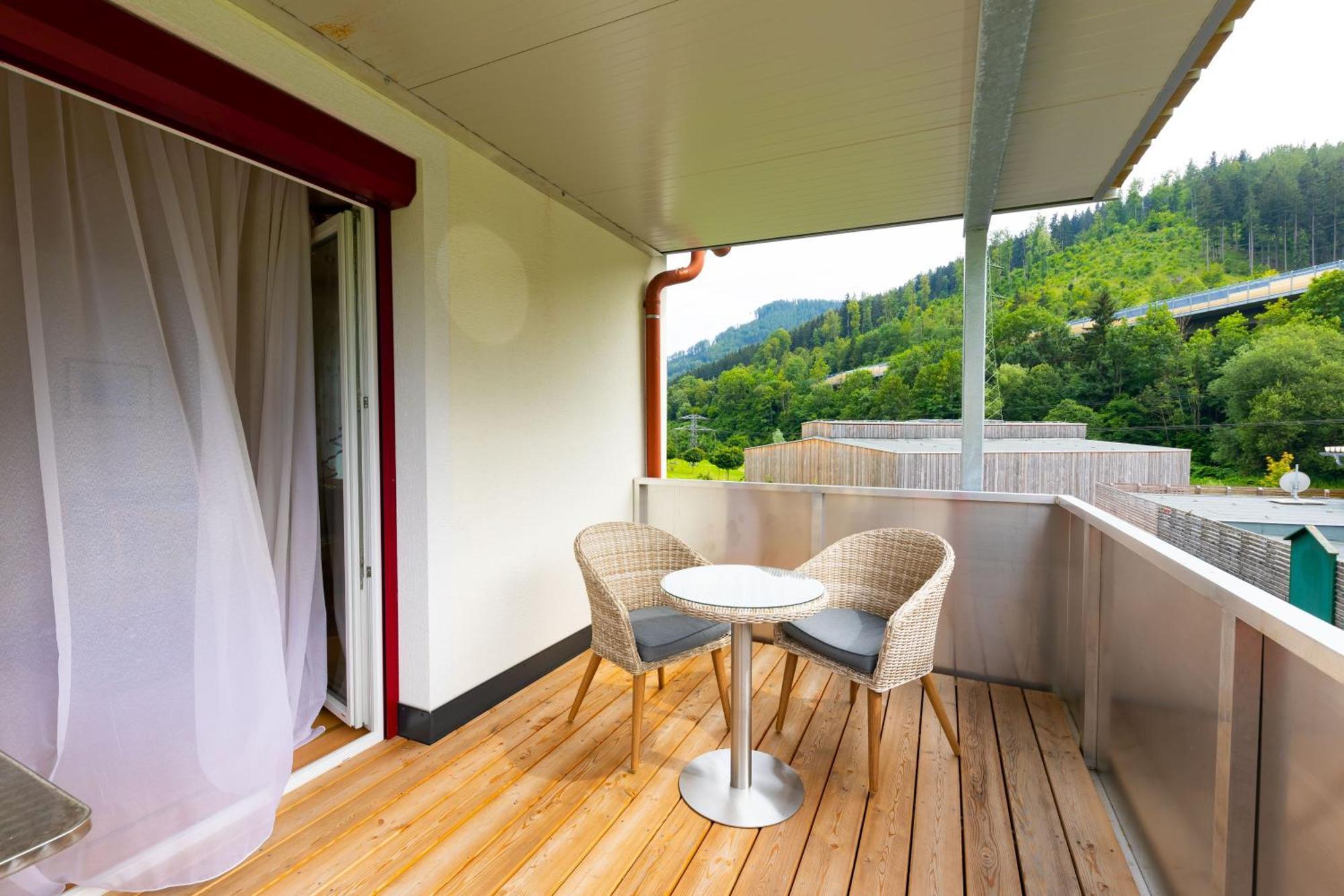 Apartmenthaus Pastner am Teich Übelbach Exterior foto